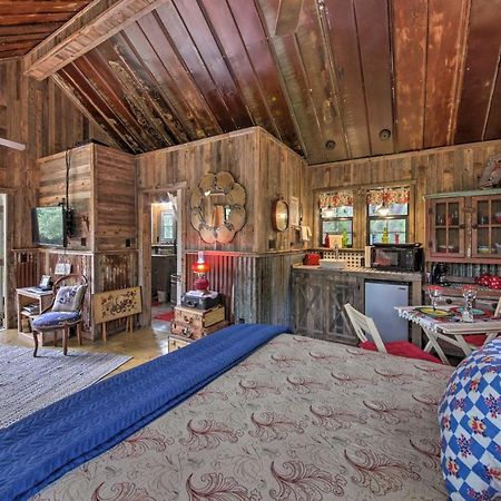 Snuggle Inn Wimberley Cabin With Fire Pit And Deck Exterior photo