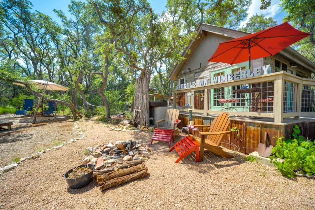 Snuggle Inn Wimberley Cabin With Fire Pit And Deck Exterior photo