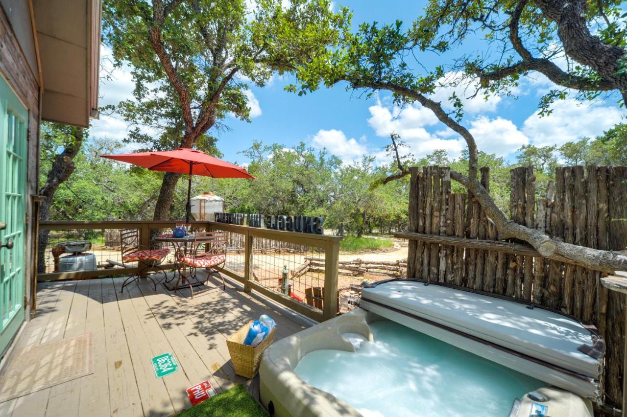 Snuggle Inn Wimberley Cabin With Fire Pit And Deck Exterior photo