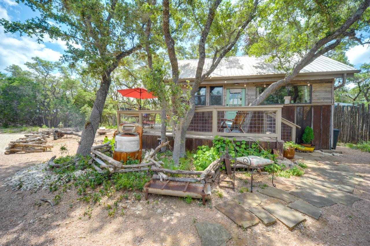 Snuggle Inn Wimberley Cabin With Fire Pit And Deck Exterior photo