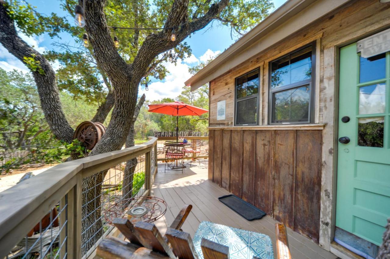 Snuggle Inn Wimberley Cabin With Fire Pit And Deck Exterior photo