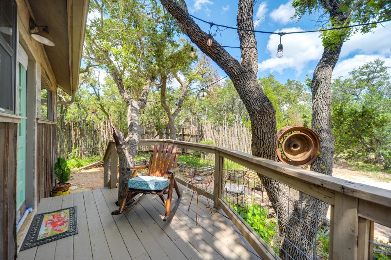 Snuggle Inn Wimberley Cabin With Fire Pit And Deck Exterior photo