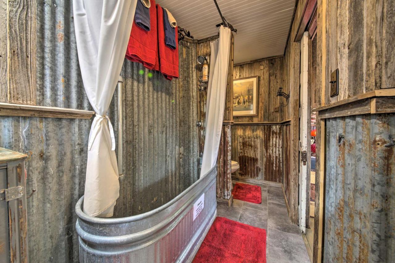 Snuggle Inn Wimberley Cabin With Fire Pit And Deck Exterior photo
